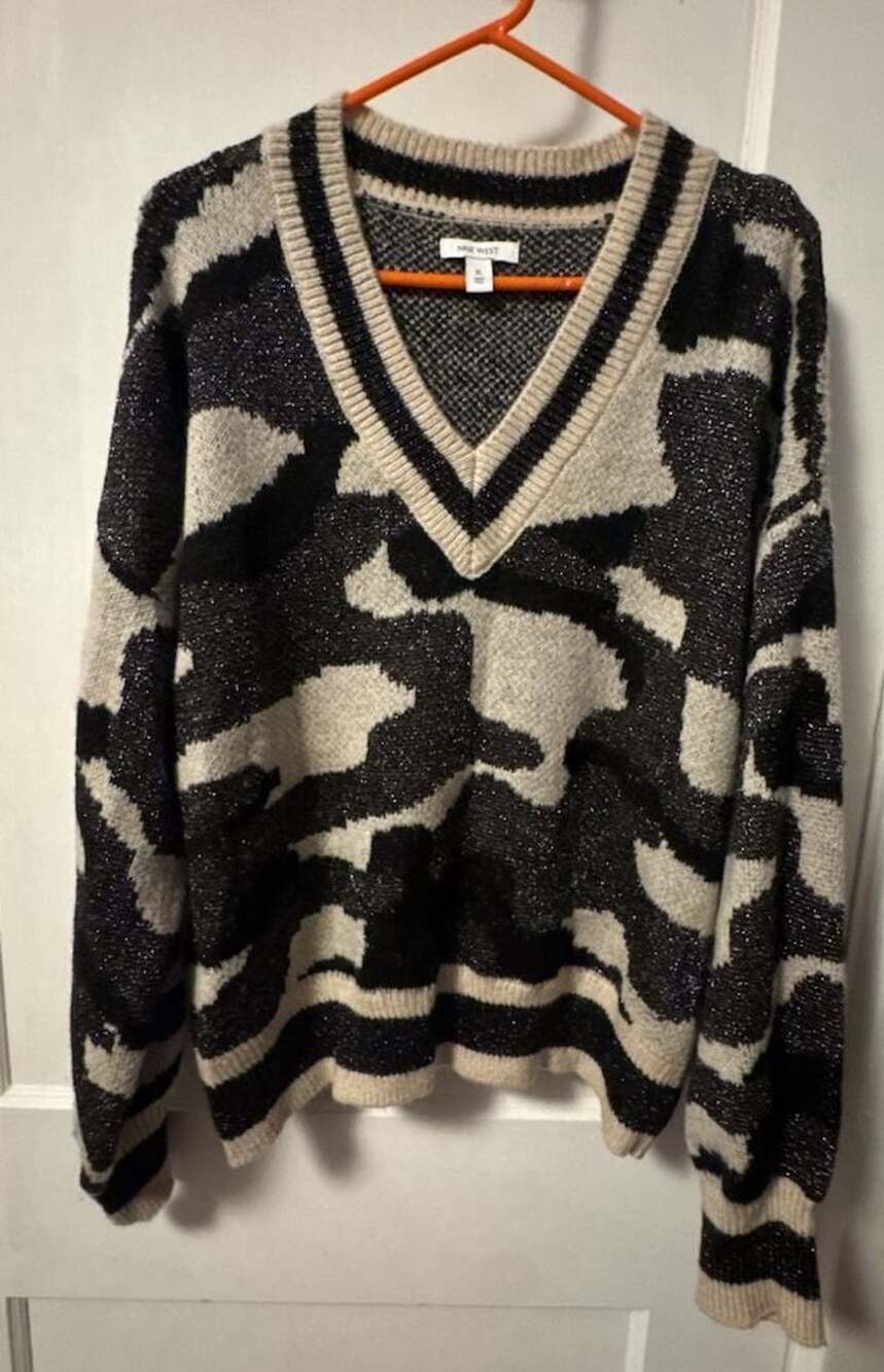Nine West V-Neck Sweater Size XL Black Beige Camo Metallic